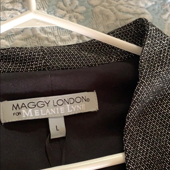 Sparkle shrug great for holiday season - Picture 4 of 4